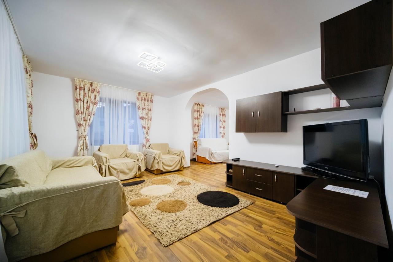 Casa Valeria Voronet Villa Bagian luar foto