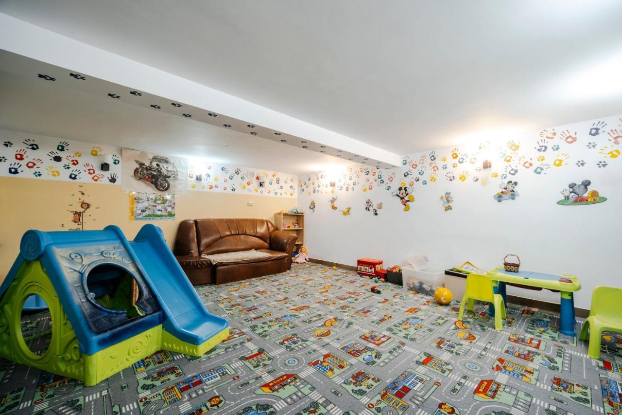 Casa Valeria Voronet Villa Bagian luar foto